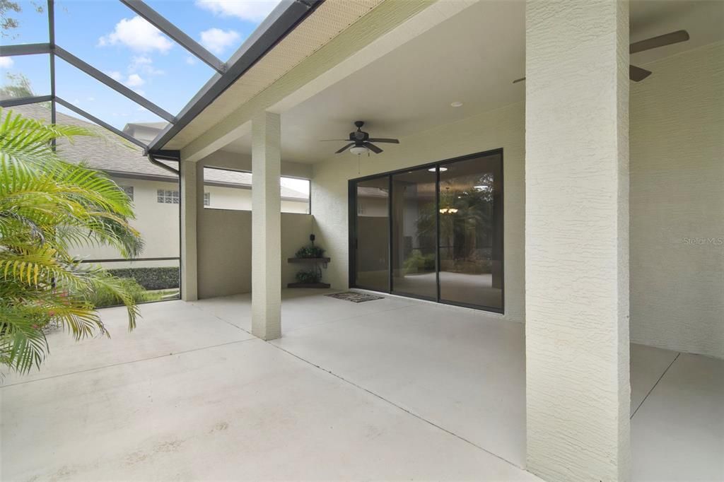 En Venta: $575,000 (3 camas, 2 baños, 2135 Pies cuadrados)