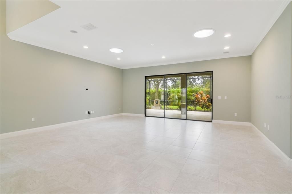 En Venta: $575,000 (3 camas, 2 baños, 2135 Pies cuadrados)