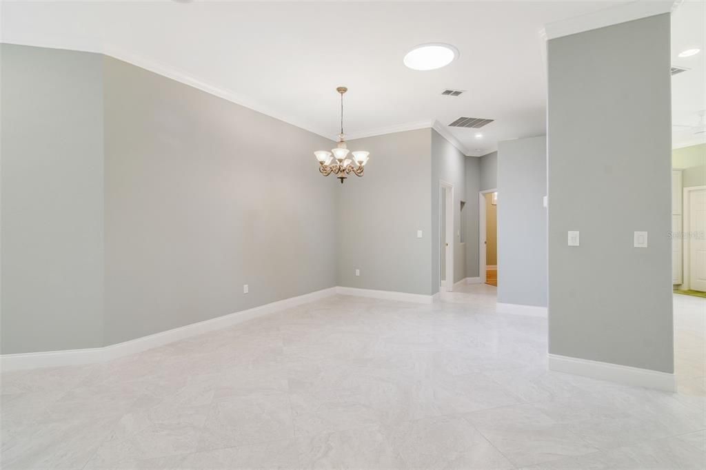 En Venta: $575,000 (3 camas, 2 baños, 2135 Pies cuadrados)