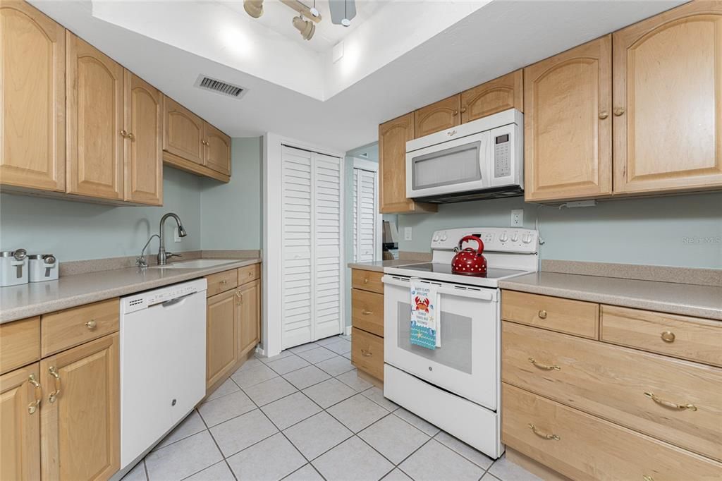 出租: $2,850 (2 贝兹, 2 浴室, 1060 平方英尺)