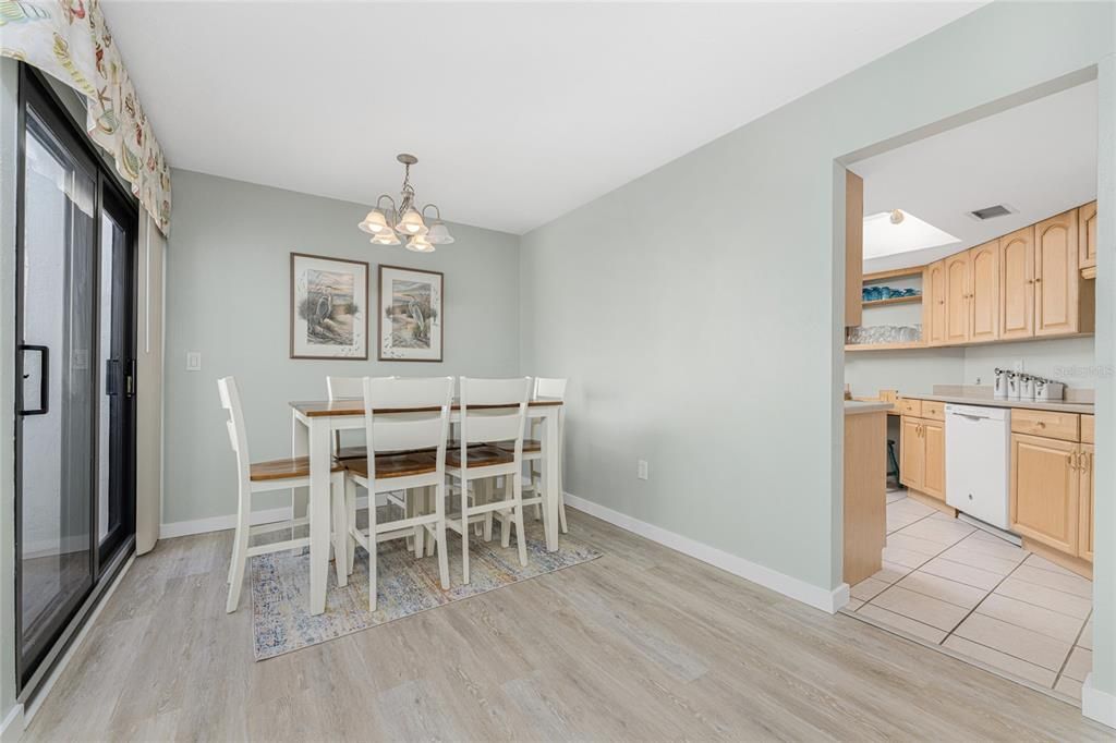 出租: $2,850 (2 贝兹, 2 浴室, 1060 平方英尺)