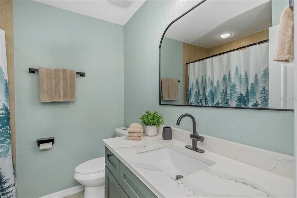 For Rent: $1,850 (1 beds, 1 baths, 818 Square Feet)