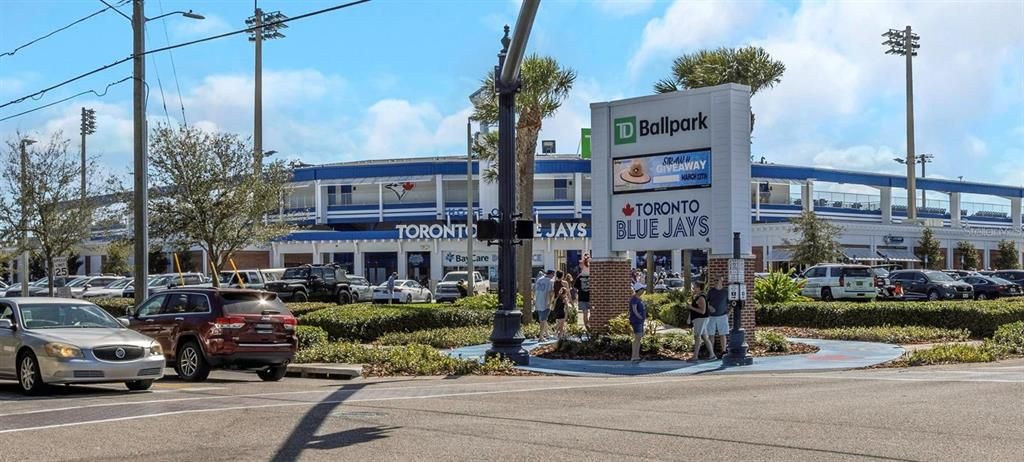 For Rent: $1,850 (1 beds, 1 baths, 818 Square Feet)