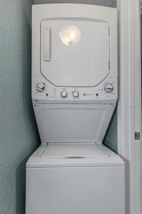 For Rent: $1,850 (1 beds, 1 baths, 818 Square Feet)