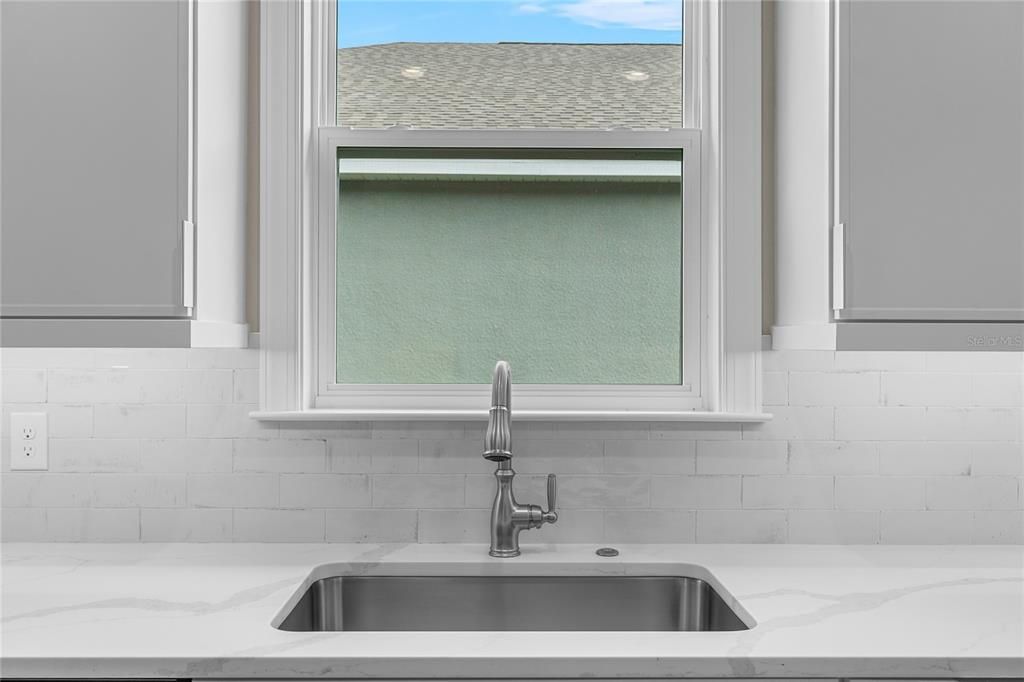 En Venta: $489,000 (3 camas, 2 baños, 2200 Pies cuadrados)