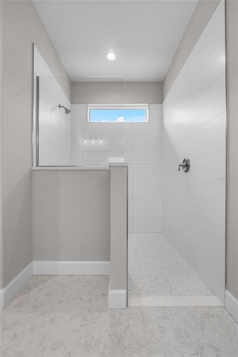 En Venta: $489,000 (3 camas, 2 baños, 2200 Pies cuadrados)