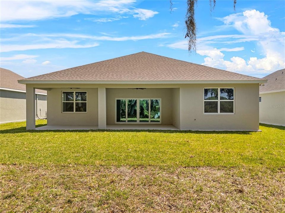 En Venta: $489,000 (3 camas, 2 baños, 2200 Pies cuadrados)