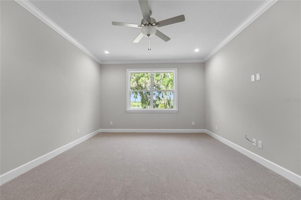 En Venta: $489,000 (3 camas, 2 baños, 2200 Pies cuadrados)