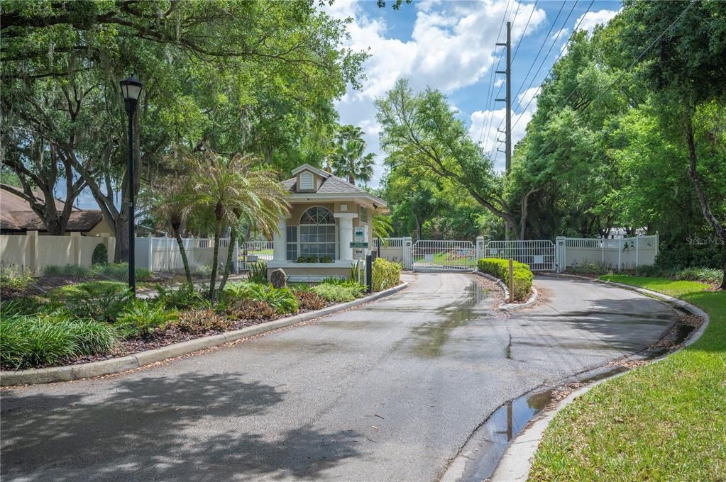En Venta: $489,000 (3 camas, 2 baños, 2200 Pies cuadrados)