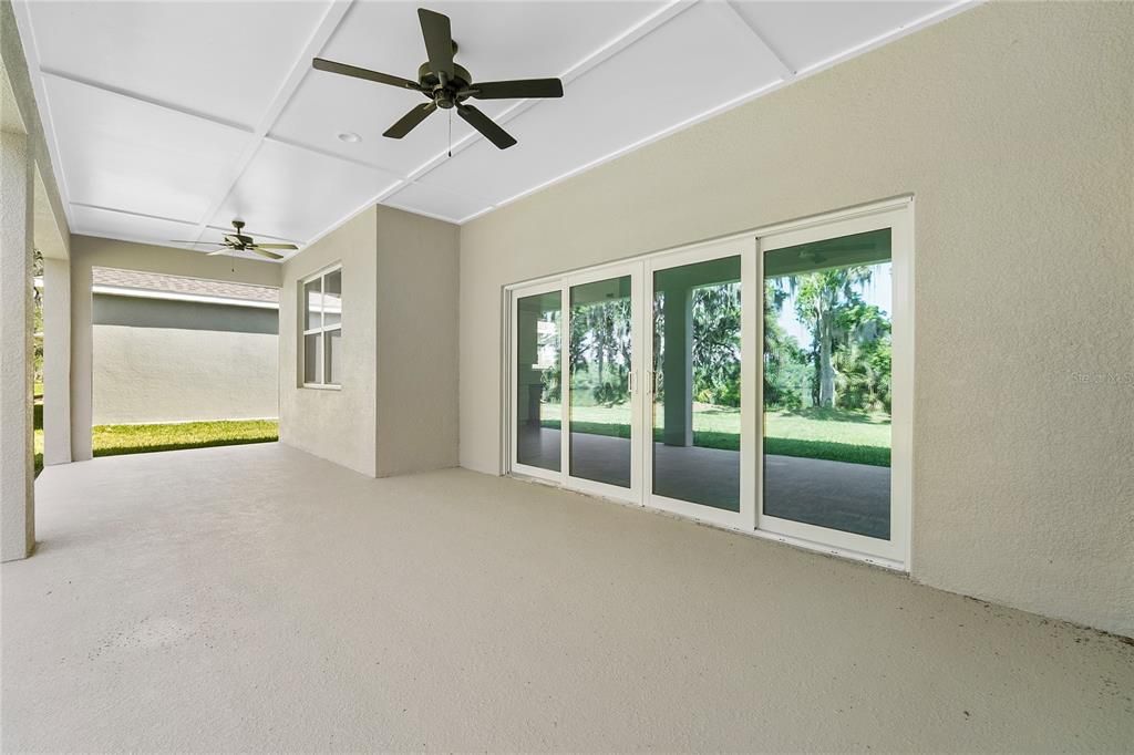 En Venta: $489,000 (3 camas, 2 baños, 2200 Pies cuadrados)