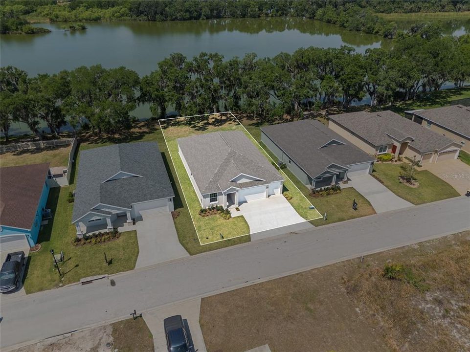 En Venta: $489,000 (3 camas, 2 baños, 2200 Pies cuadrados)