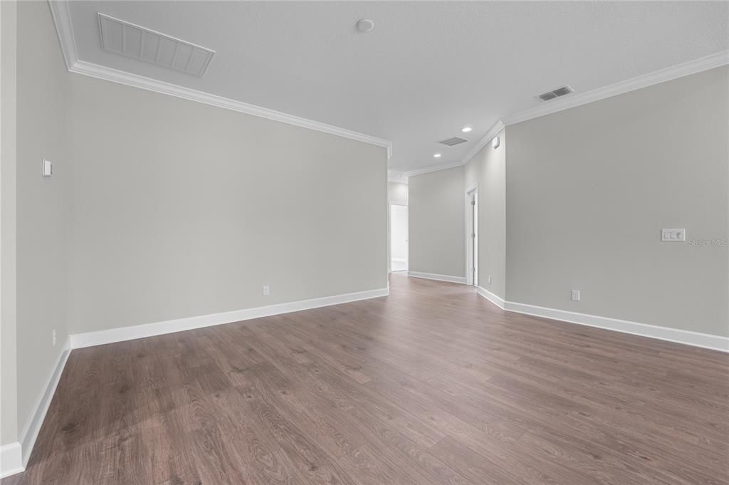 En Venta: $489,000 (3 camas, 2 baños, 2200 Pies cuadrados)