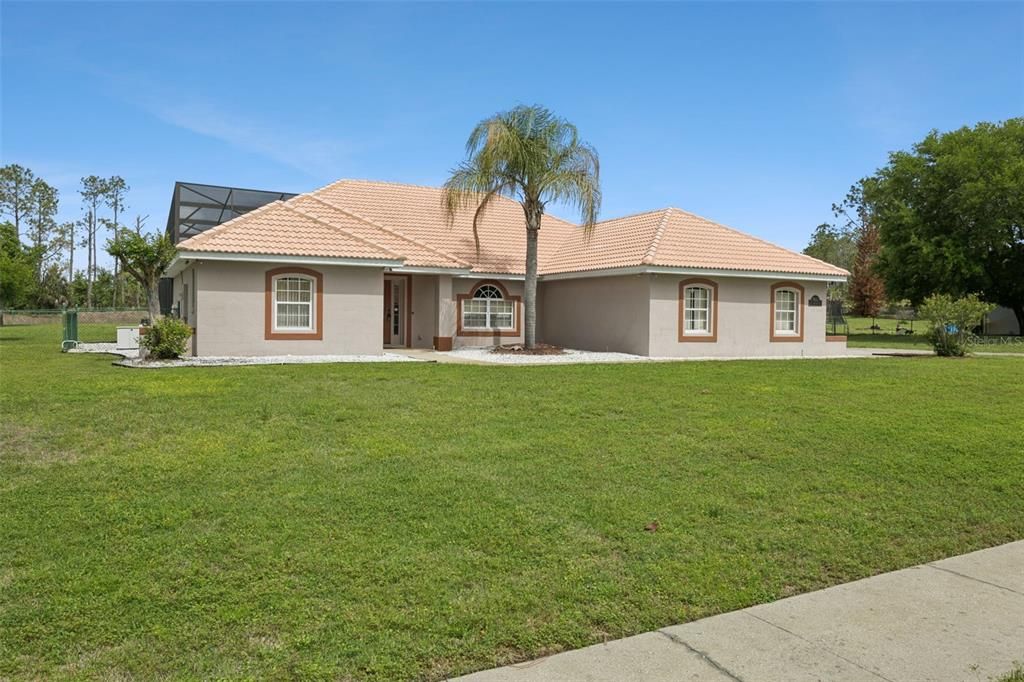 For Sale: $675,000 (3 beds, 2 baths, 1814 Square Feet)