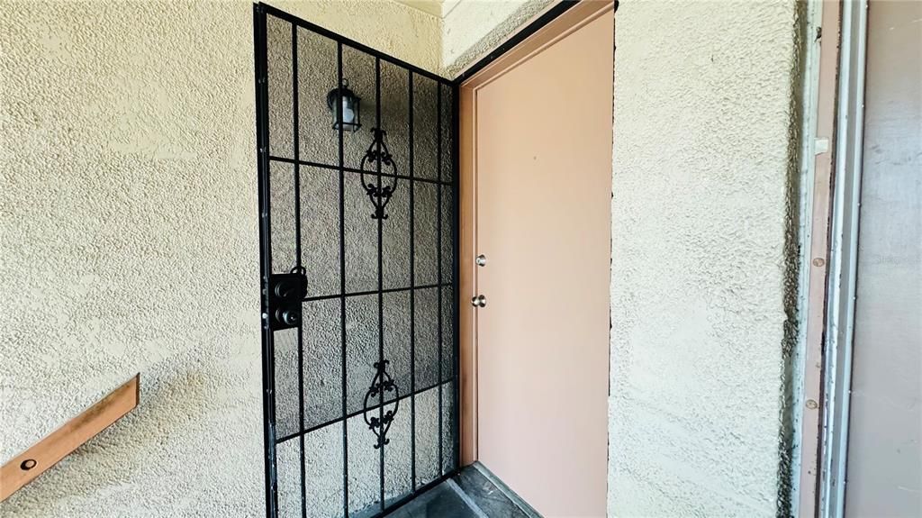 For Rent: $1,225 (1 beds, 1 baths, 685 Square Feet)