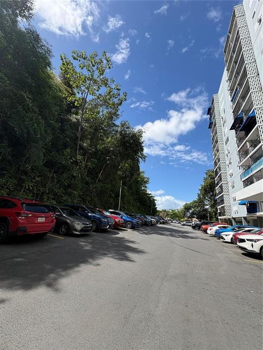 Activo con contrato: $180,000 (3 camas, 1 baños, 825 Pies cuadrados)