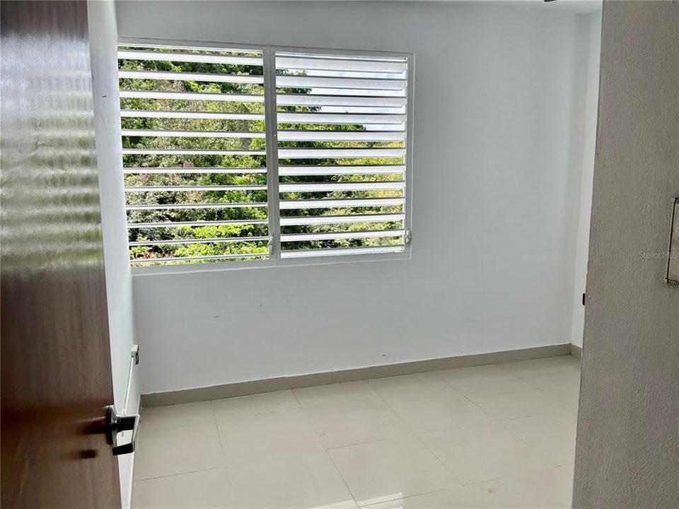 Activo con contrato: $180,000 (3 camas, 1 baños, 825 Pies cuadrados)