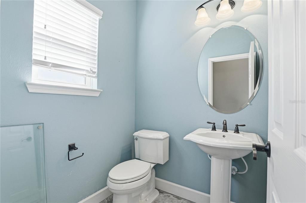 For Sale: $885,000 (4 beds, 3 baths, 3707 Square Feet)