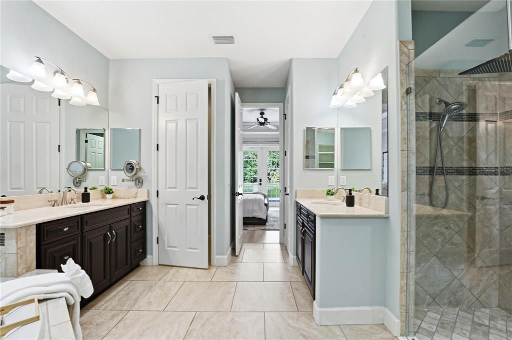 For Sale: $885,000 (4 beds, 3 baths, 3707 Square Feet)