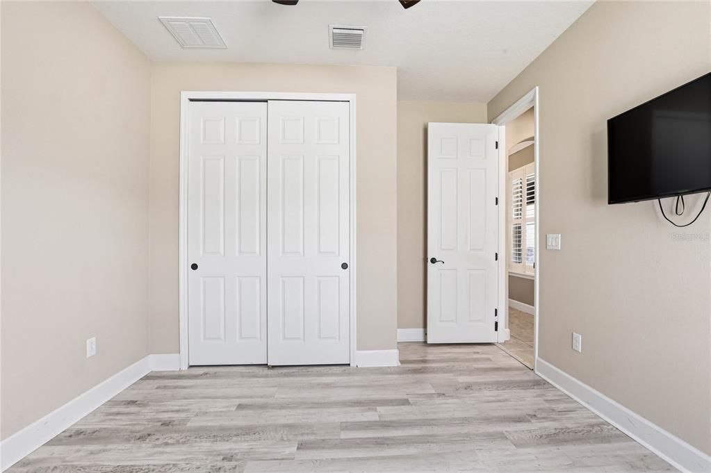 For Sale: $885,000 (4 beds, 3 baths, 3707 Square Feet)
