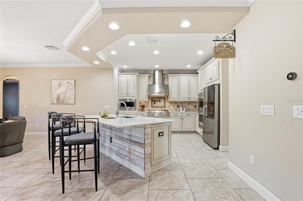 For Sale: $885,000 (4 beds, 3 baths, 3707 Square Feet)