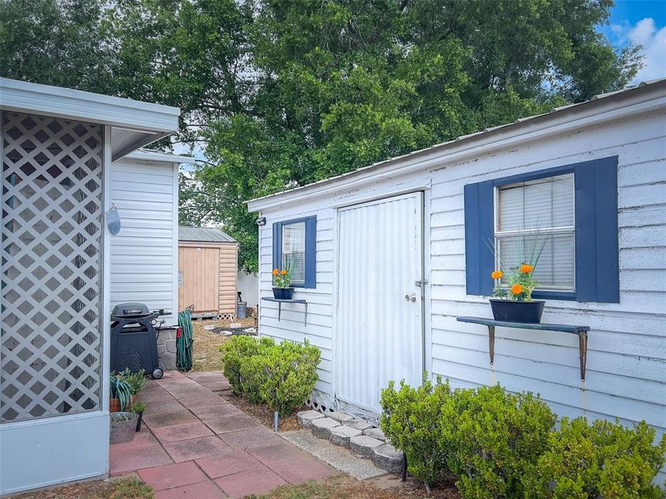 待售: $155,000 (2 贝兹, 2 浴室, 784 平方英尺)