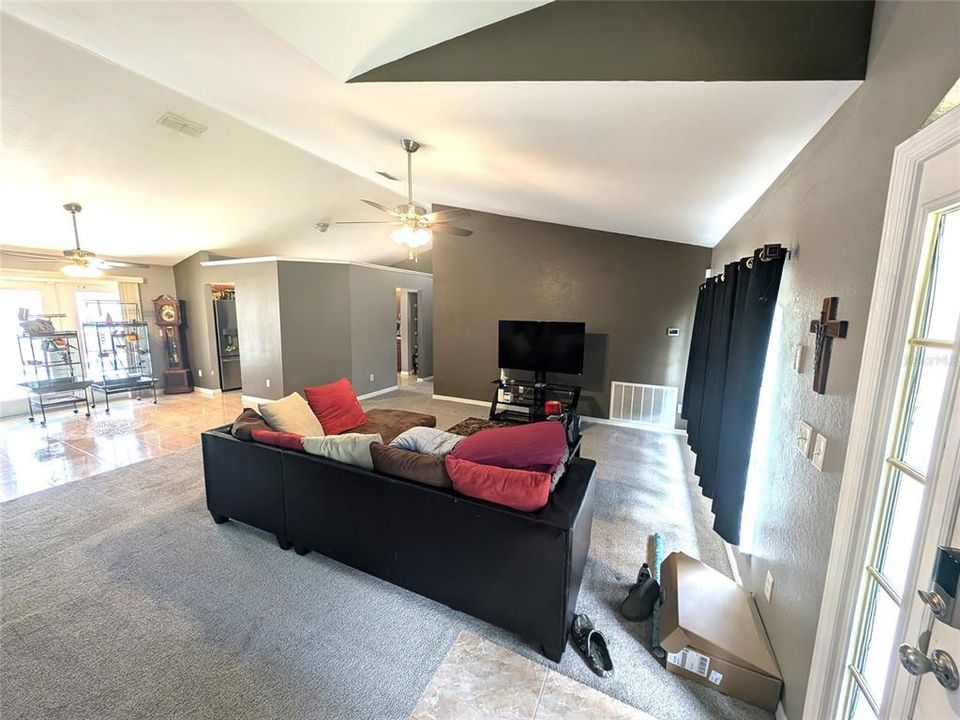 Active With Contract: $274,900 (3 beds, 2 baths, 1768 Square Feet)