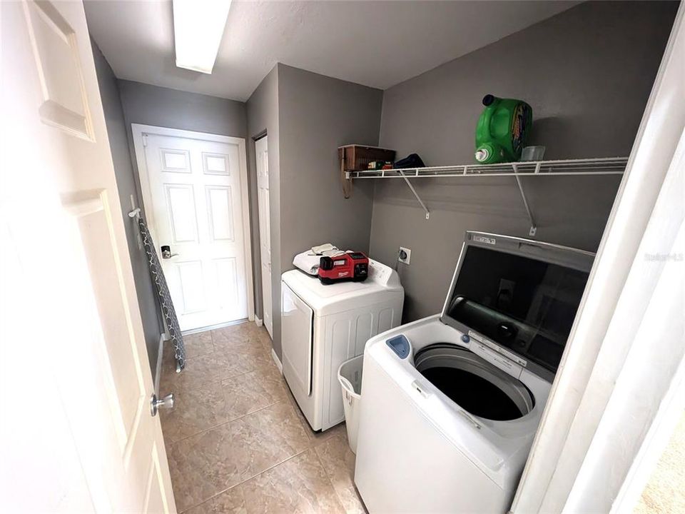 Active With Contract: $274,900 (3 beds, 2 baths, 1768 Square Feet)