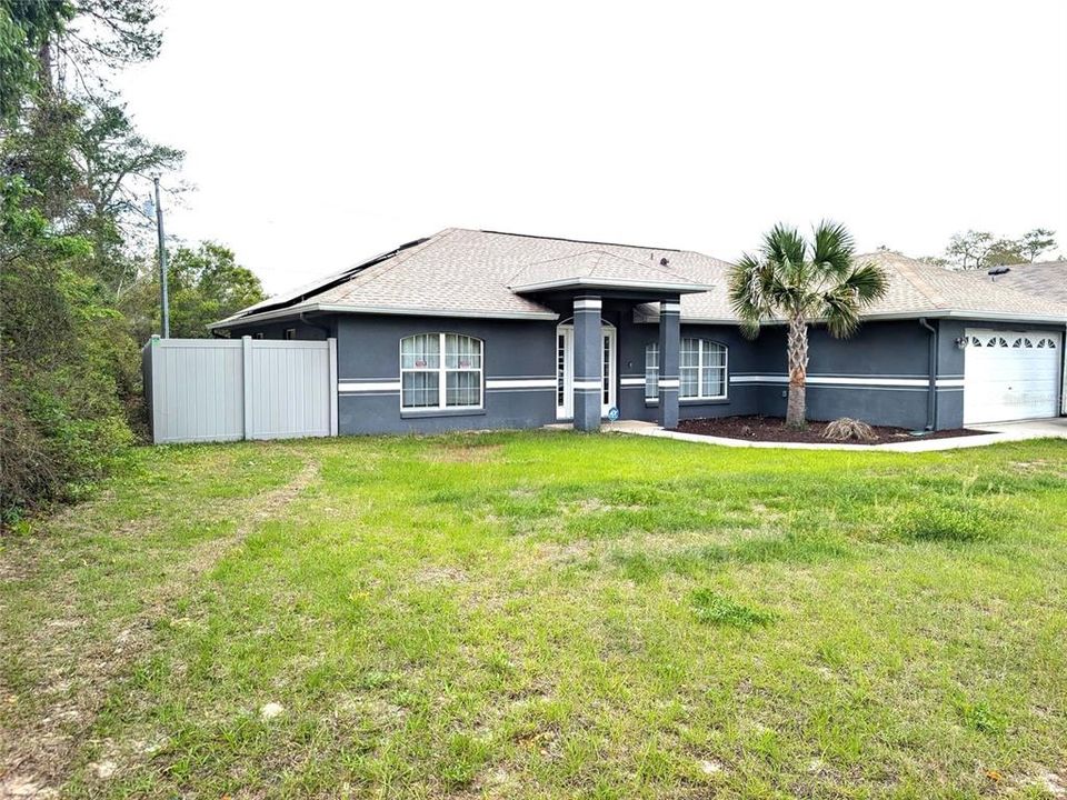 Active With Contract: $274,900 (3 beds, 2 baths, 1768 Square Feet)