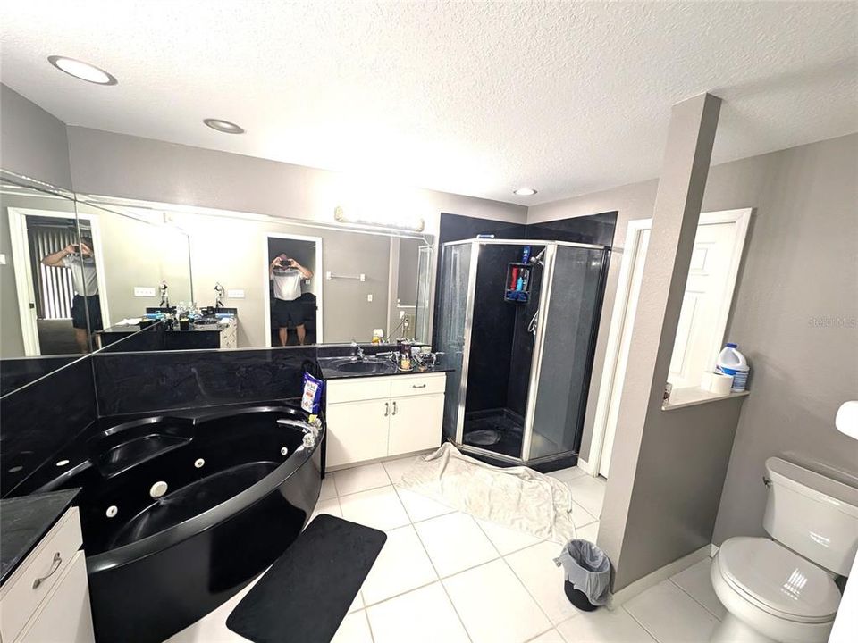 Active With Contract: $274,900 (3 beds, 2 baths, 1768 Square Feet)