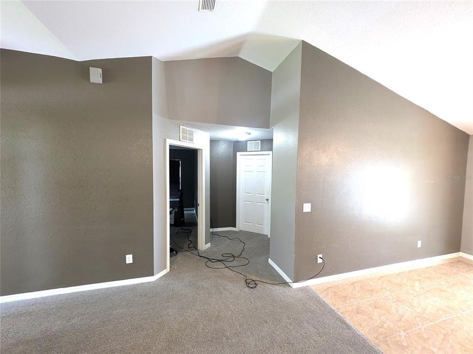 Active With Contract: $274,900 (3 beds, 2 baths, 1768 Square Feet)