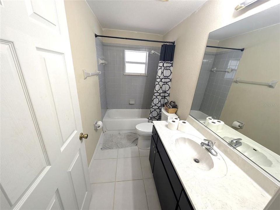 Active With Contract: $274,900 (3 beds, 2 baths, 1768 Square Feet)