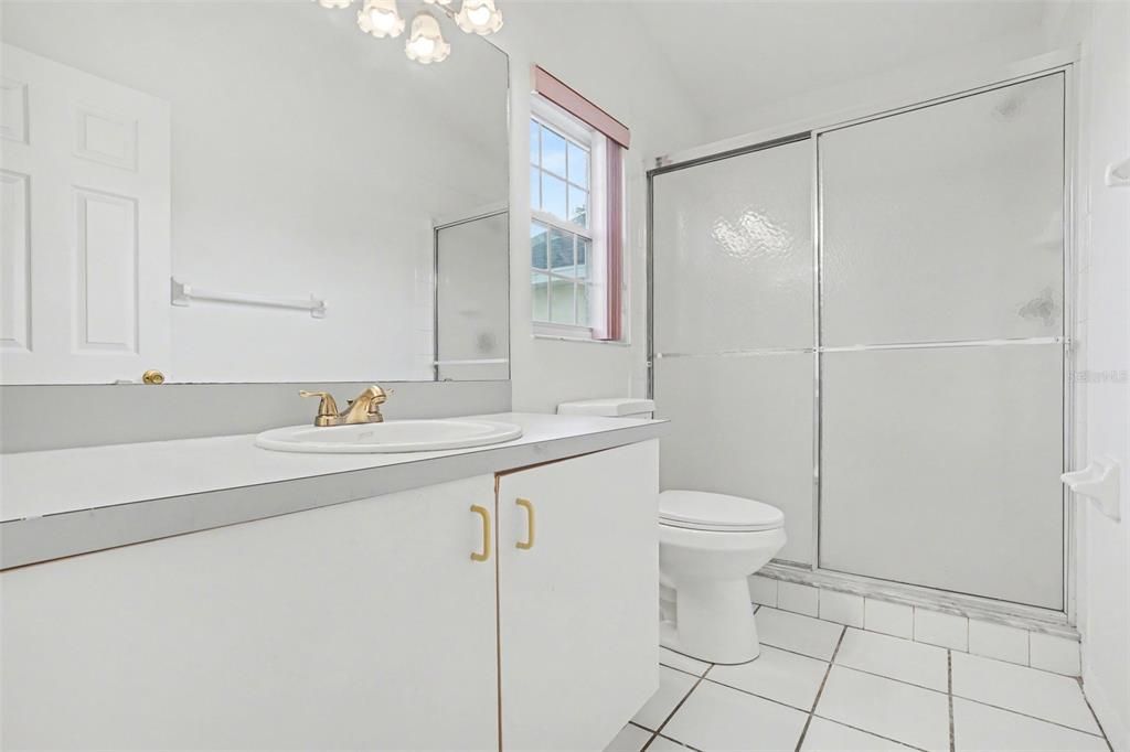 Activo con contrato: $290,000 (3 camas, 2 baños, 1252 Pies cuadrados)