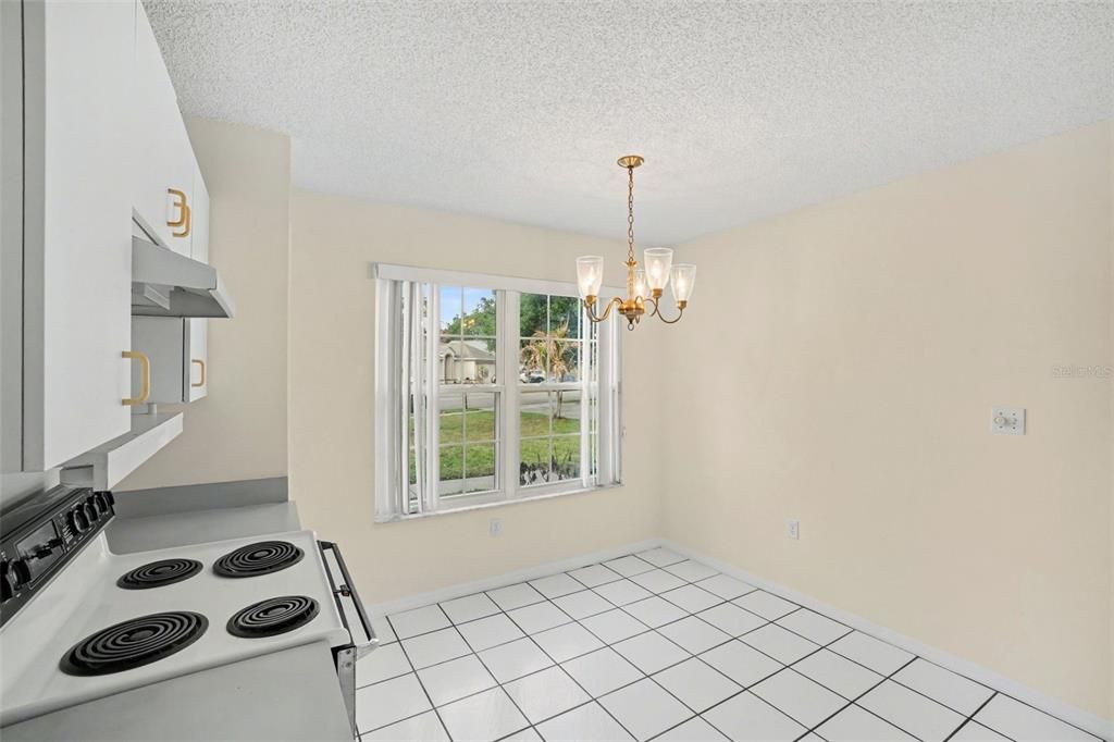 Activo con contrato: $290,000 (3 camas, 2 baños, 1252 Pies cuadrados)