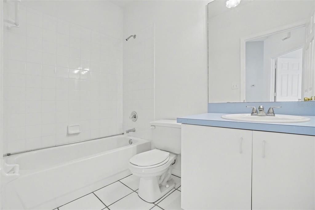 Activo con contrato: $290,000 (3 camas, 2 baños, 1252 Pies cuadrados)