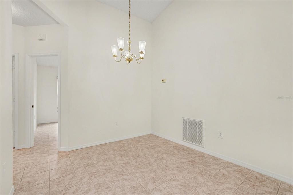 Activo con contrato: $290,000 (3 camas, 2 baños, 1252 Pies cuadrados)