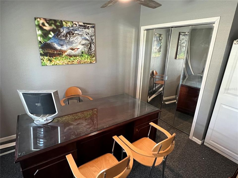 En Venta: $369,900 (4 camas, 2 baños, 2094 Pies cuadrados)