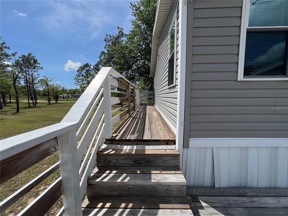 En Venta: $369,900 (4 camas, 2 baños, 2094 Pies cuadrados)