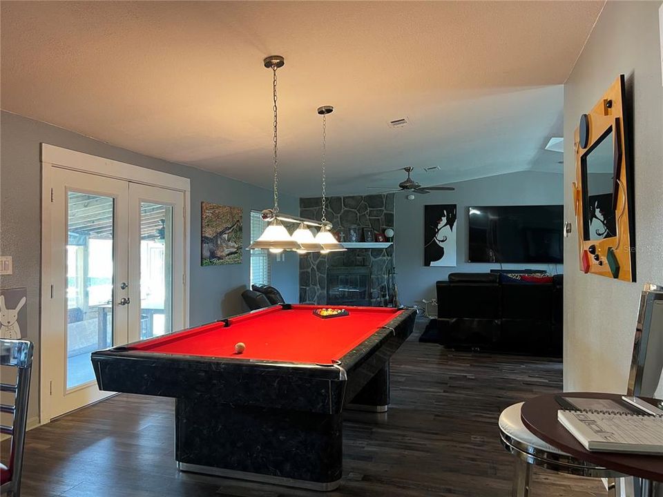 En Venta: $369,900 (4 camas, 2 baños, 2094 Pies cuadrados)