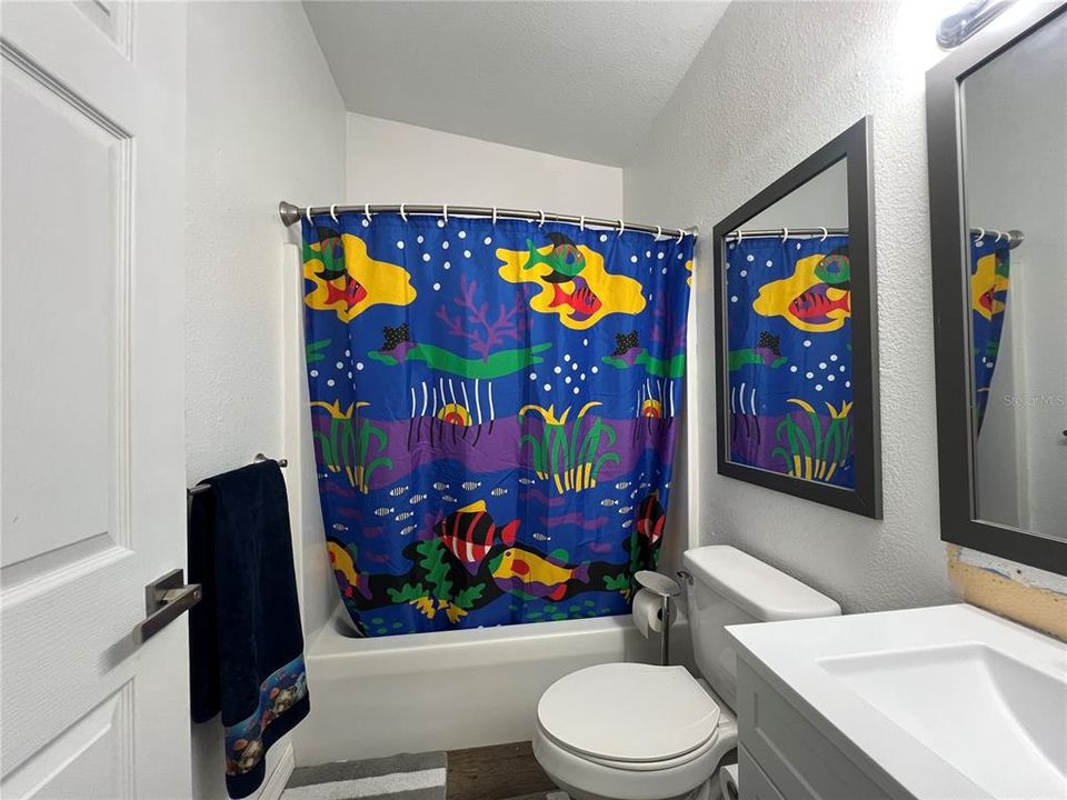 En Venta: $369,900 (4 camas, 2 baños, 2094 Pies cuadrados)