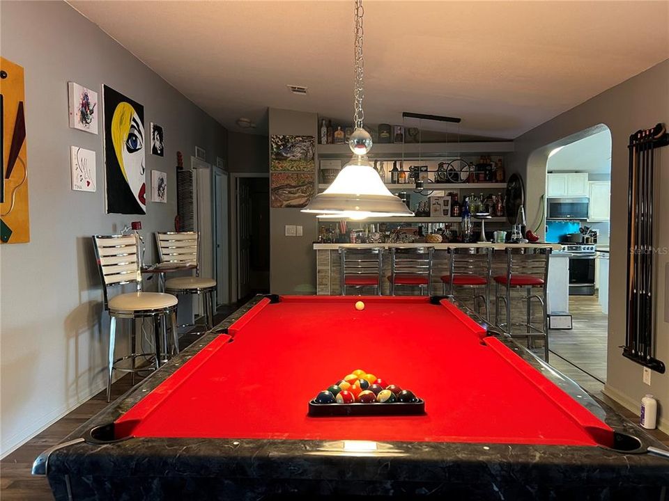 En Venta: $369,900 (4 camas, 2 baños, 2094 Pies cuadrados)