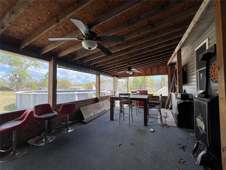 En Venta: $369,900 (4 camas, 2 baños, 2094 Pies cuadrados)