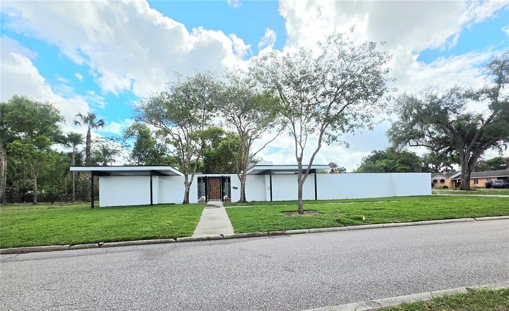 For Sale: $799,000 (3 beds, 2 baths, 2973 Square Feet)