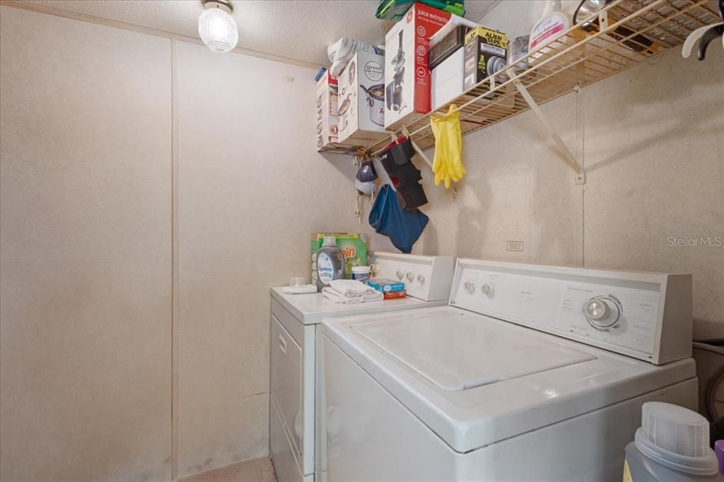 На продажу: $239,900 (2 спален, 2 ванн, 1200 Квадратных фут)