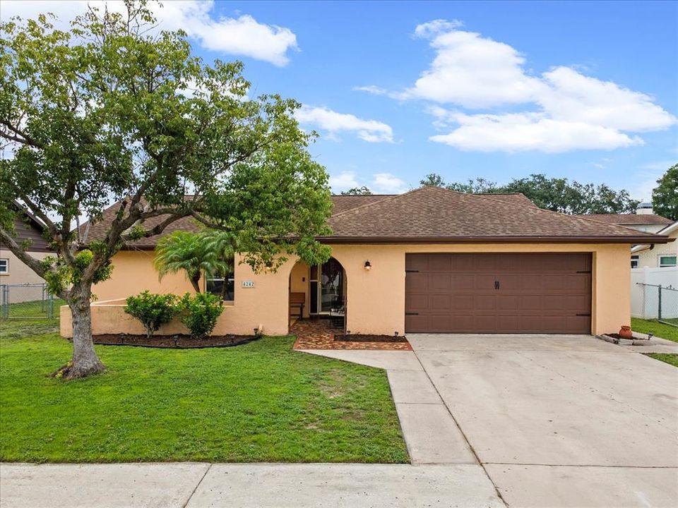For Sale: $320,000 (3 beds, 2 baths, 1487 Square Feet)
