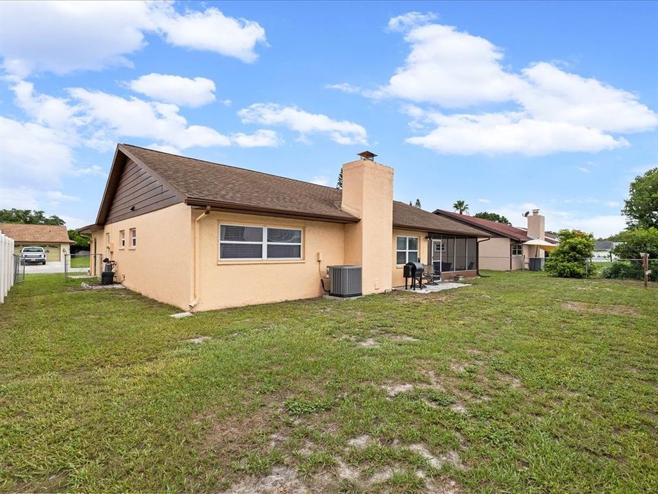 For Sale: $320,000 (3 beds, 2 baths, 1487 Square Feet)