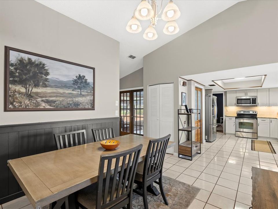 For Sale: $320,000 (3 beds, 2 baths, 1487 Square Feet)