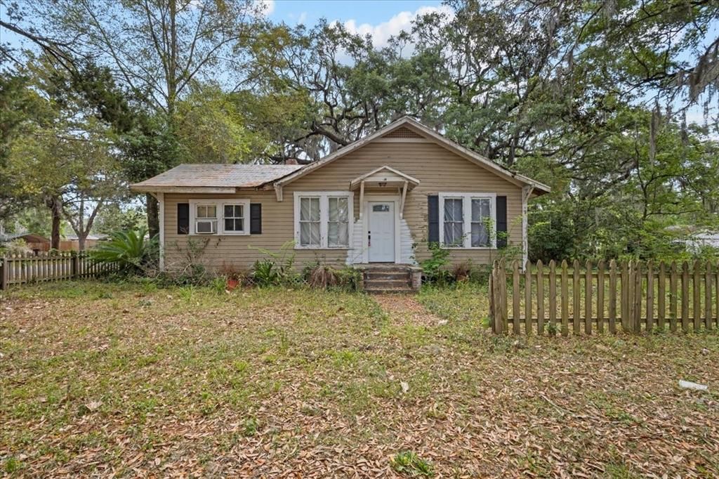 Recently Sold: $89,900 (2 beds, 1 baths, 1299 Square Feet)