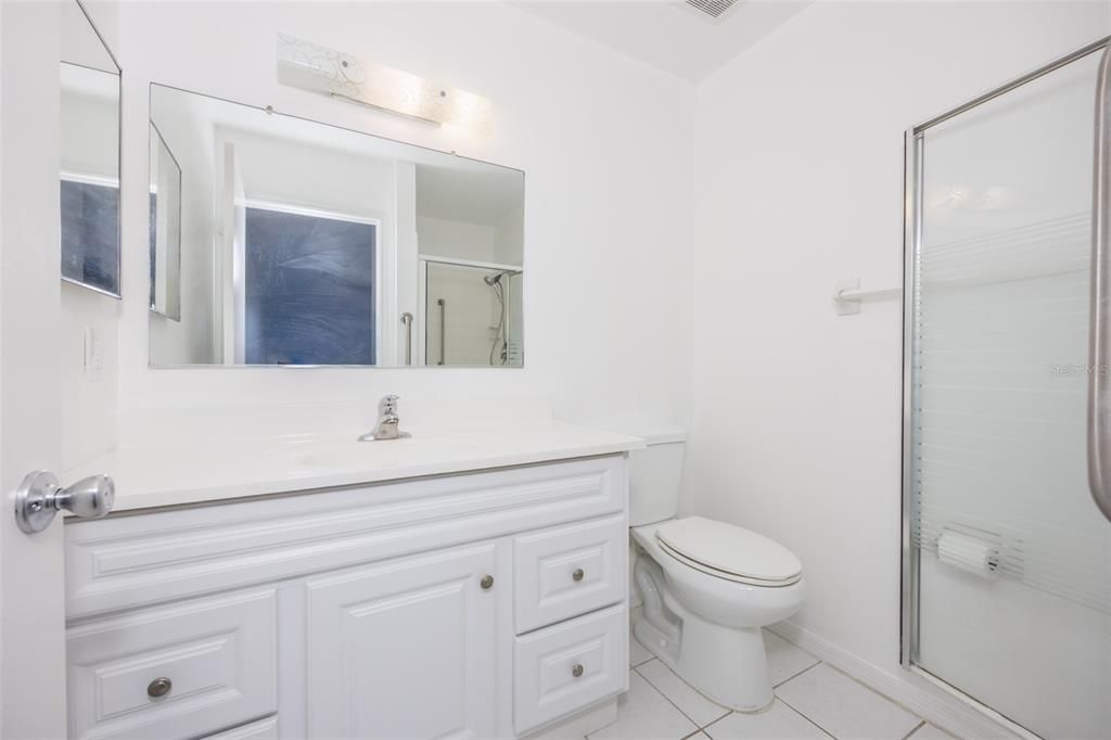 Activo con contrato: $119,900 (2 camas, 2 baños, 960 Pies cuadrados)