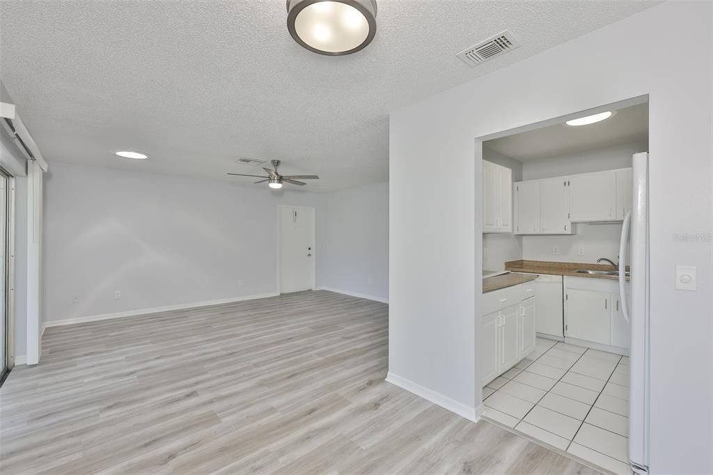 Activo con contrato: $119,900 (2 camas, 2 baños, 960 Pies cuadrados)