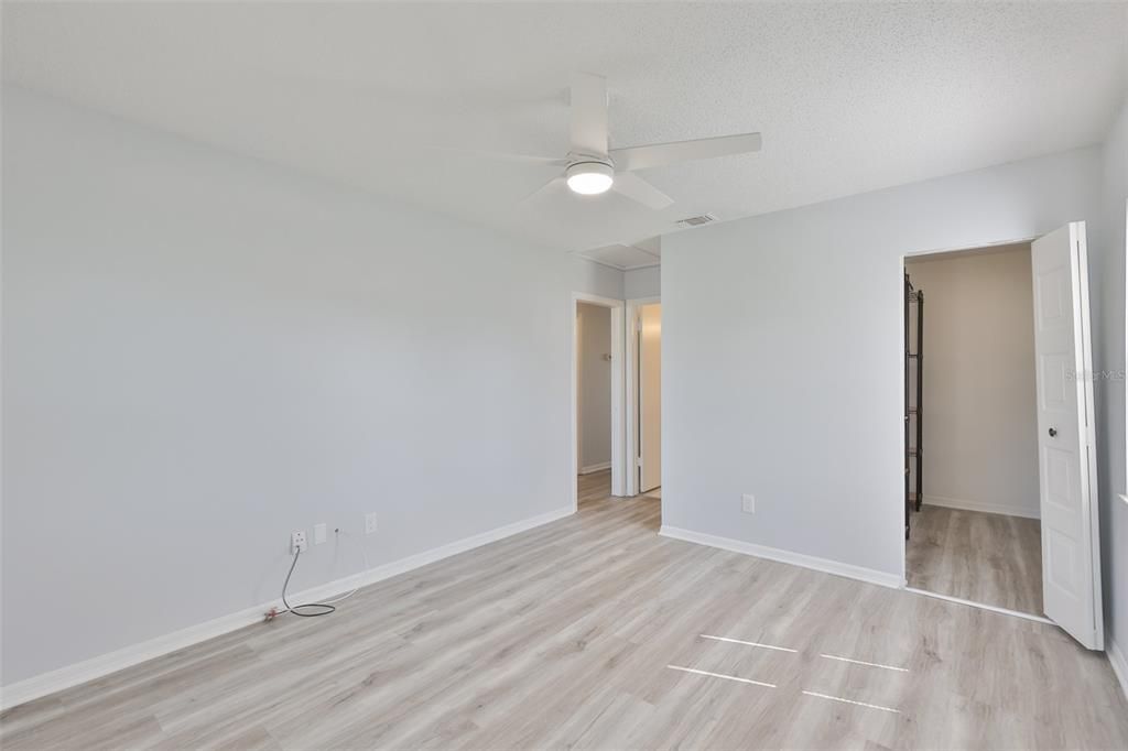 Activo con contrato: $119,900 (2 camas, 2 baños, 960 Pies cuadrados)